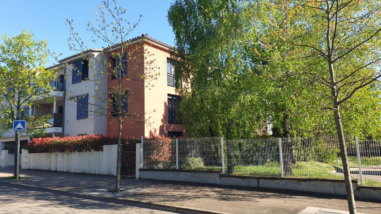 Le Loft De Genas - La Cabane Exterior photo